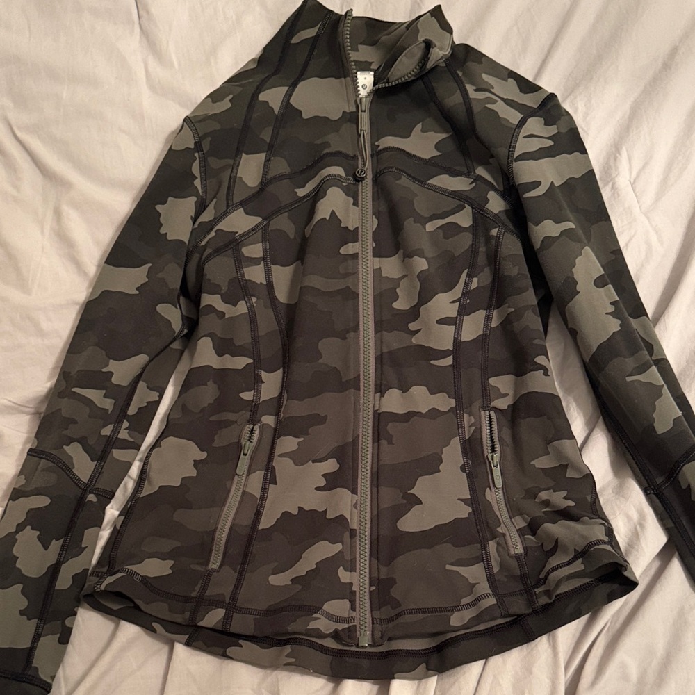 Lululemon Women’s Green Camouflage Define Jacket